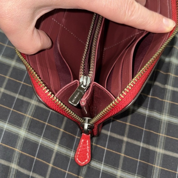 Coach Minnie Mouse Slim Zip Wallet red new NWOT Disney never used no box pebble - Picture 3 of 13